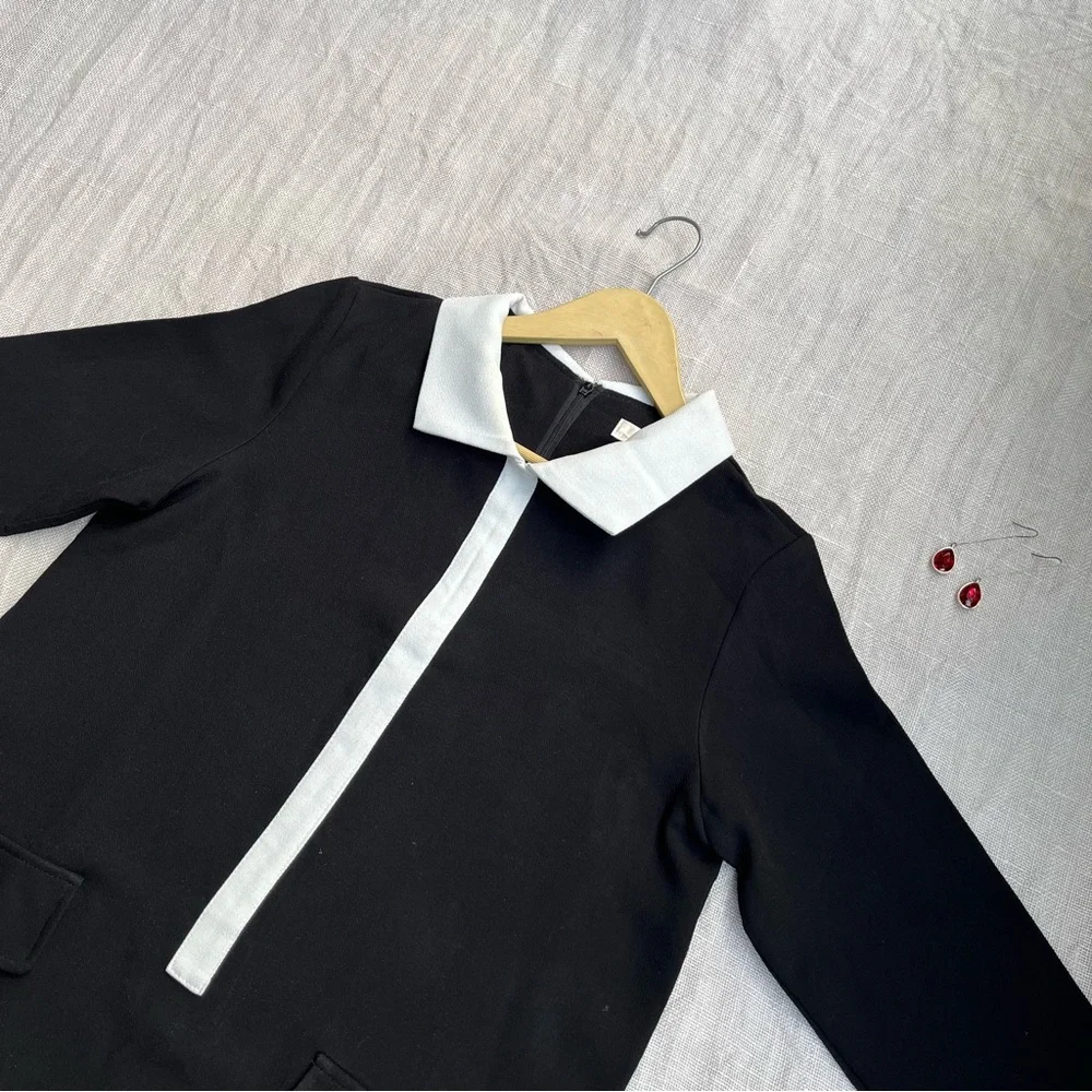 SOLD ❌ Black Straight Dress with contrast collar - Picture 4 of 8
